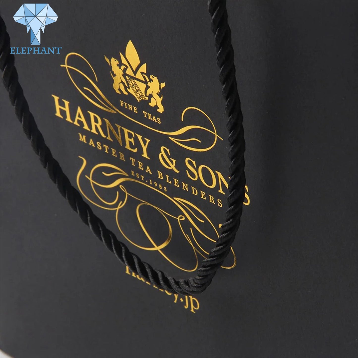 Custom Logo Gold Stamping Printed Luxury Flat Bottom Matte Black Kraft Shopping Gift Paper Bag